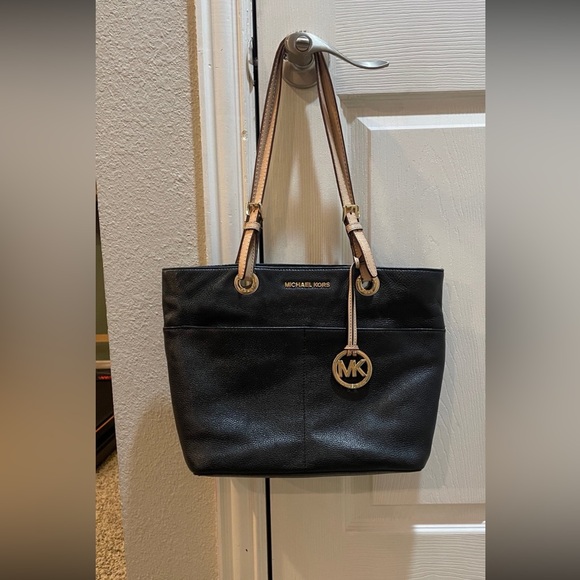 Michael Kors Tote Bag - Picture 3 of 9